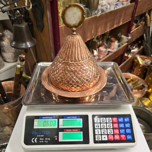 Kakma İşlemeli Yüksek Kapaklı Bakır Sahan -1